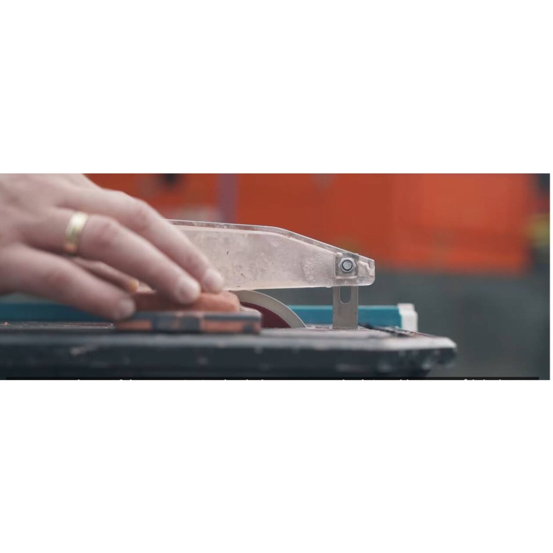 Akumulátorová rezačka na dlaždice 18V 8